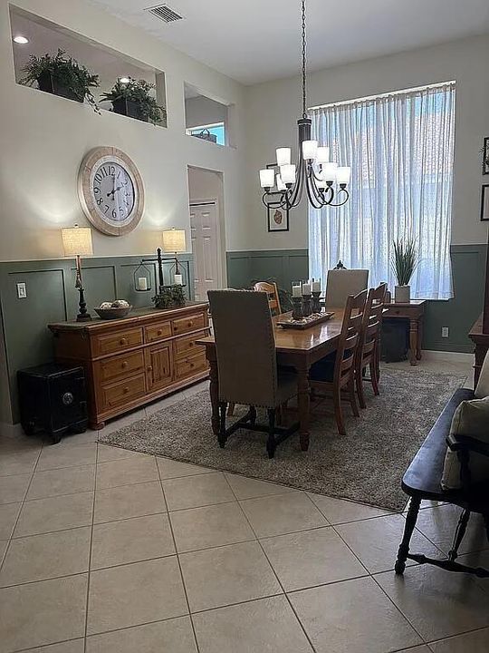 En Venta: $549,999 (3 camas, 3 baños, 2365 Pies cuadrados)