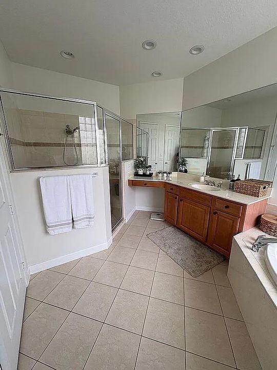 En Venta: $549,999 (3 camas, 3 baños, 2365 Pies cuadrados)