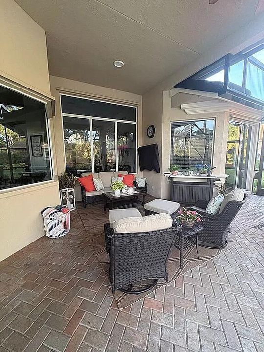 En Venta: $549,999 (3 camas, 3 baños, 2365 Pies cuadrados)