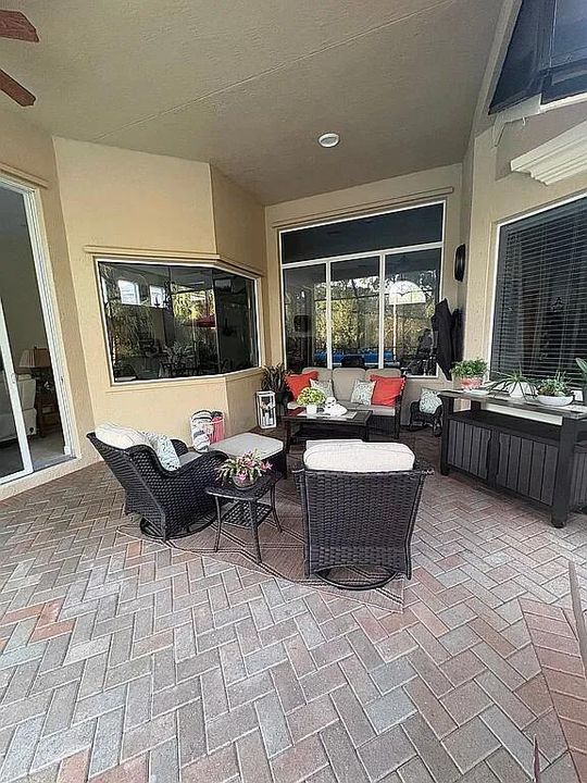 En Venta: $549,999 (3 camas, 3 baños, 2365 Pies cuadrados)