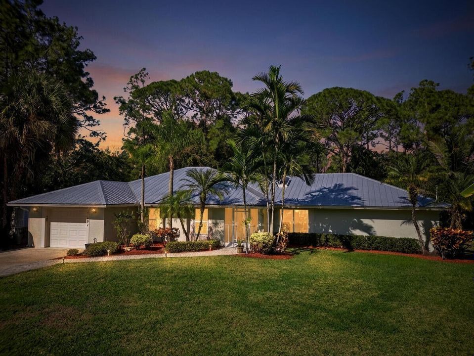 For Sale: $795,000 (4 beds, 2 baths, 1896 Square Feet)