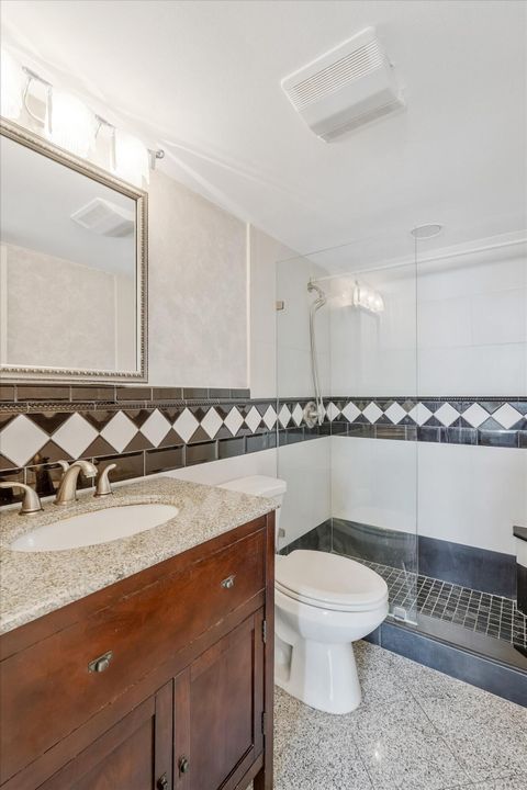 На продажу: $200,000 (2 спален, 2 ванн, 963 Квадратных фут)