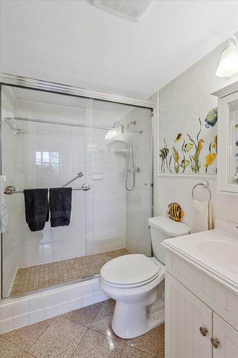 На продажу: $200,000 (2 спален, 2 ванн, 963 Квадратных фут)