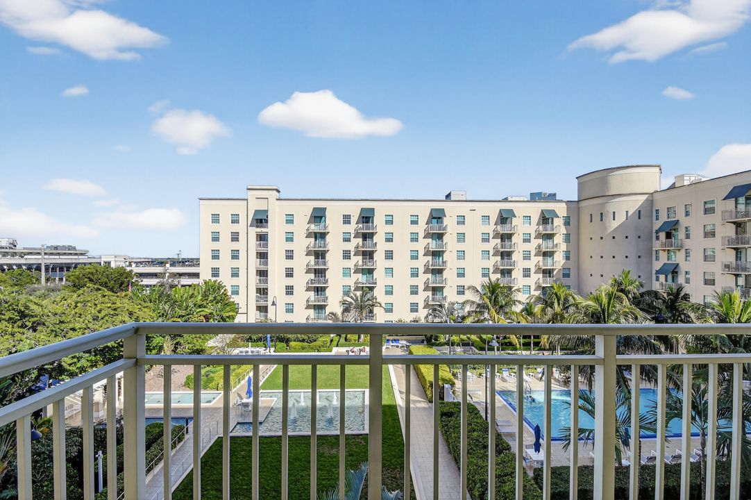 待售: $459,000 (2 贝兹, 2 浴室, 1130 平方英尺)