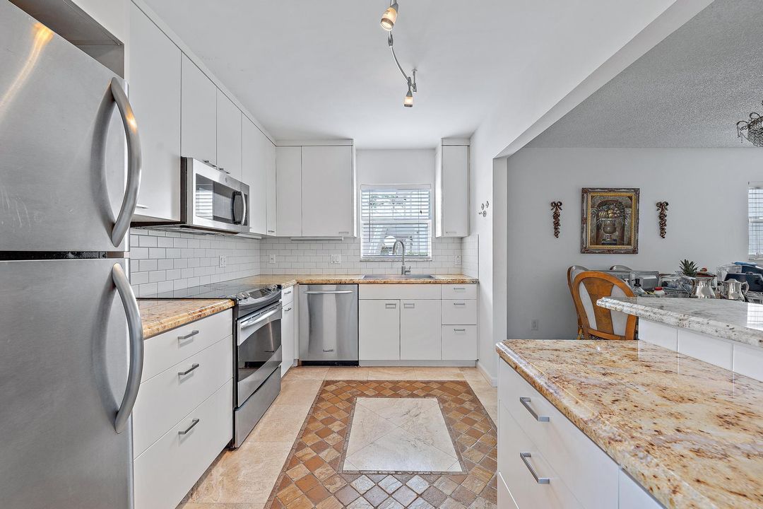 出租: $2,200 (2 贝兹, 2 浴室, 1408 平方英尺)