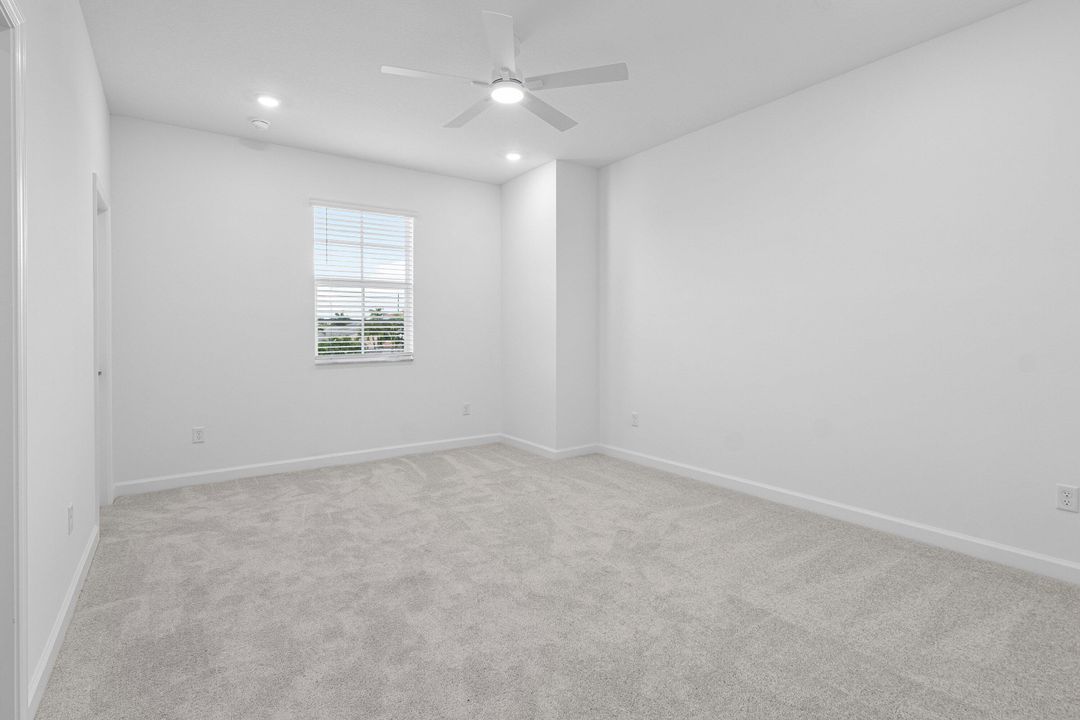 出租: $7,300 (5 贝兹, 3 浴室, 3325 平方英尺)