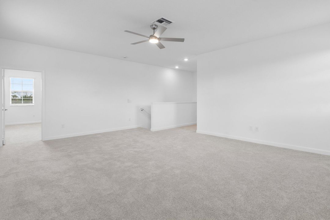 出租: $7,300 (5 贝兹, 3 浴室, 3325 平方英尺)