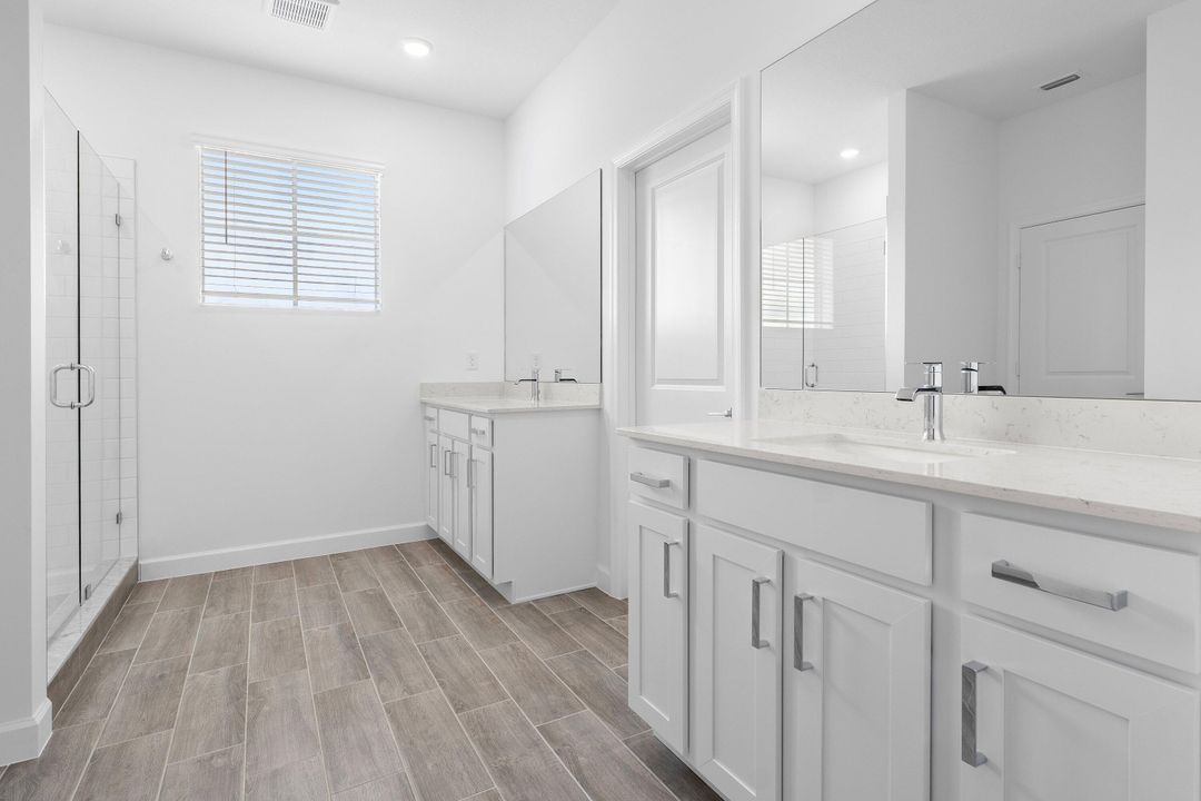 出租: $7,300 (5 贝兹, 3 浴室, 3325 平方英尺)