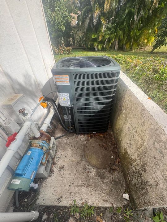 En Venta: $369,000 (3 camas, 3 baños, 2255 Pies cuadrados)