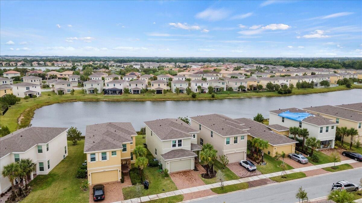 待售: $379,000 (3 贝兹, 2 浴室, 2429 平方英尺)