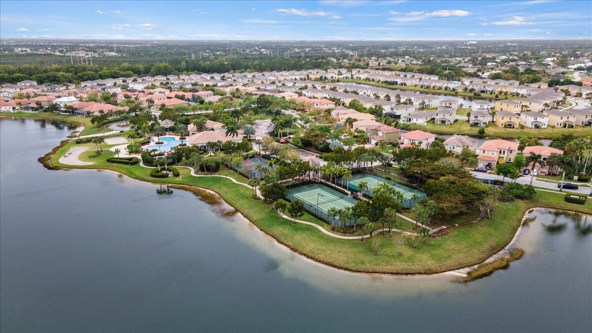 待售: $379,000 (3 贝兹, 2 浴室, 2429 平方英尺)