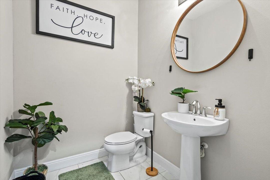 待售: $379,000 (3 贝兹, 2 浴室, 2429 平方英尺)