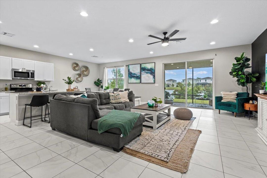 待售: $379,000 (3 贝兹, 2 浴室, 2429 平方英尺)