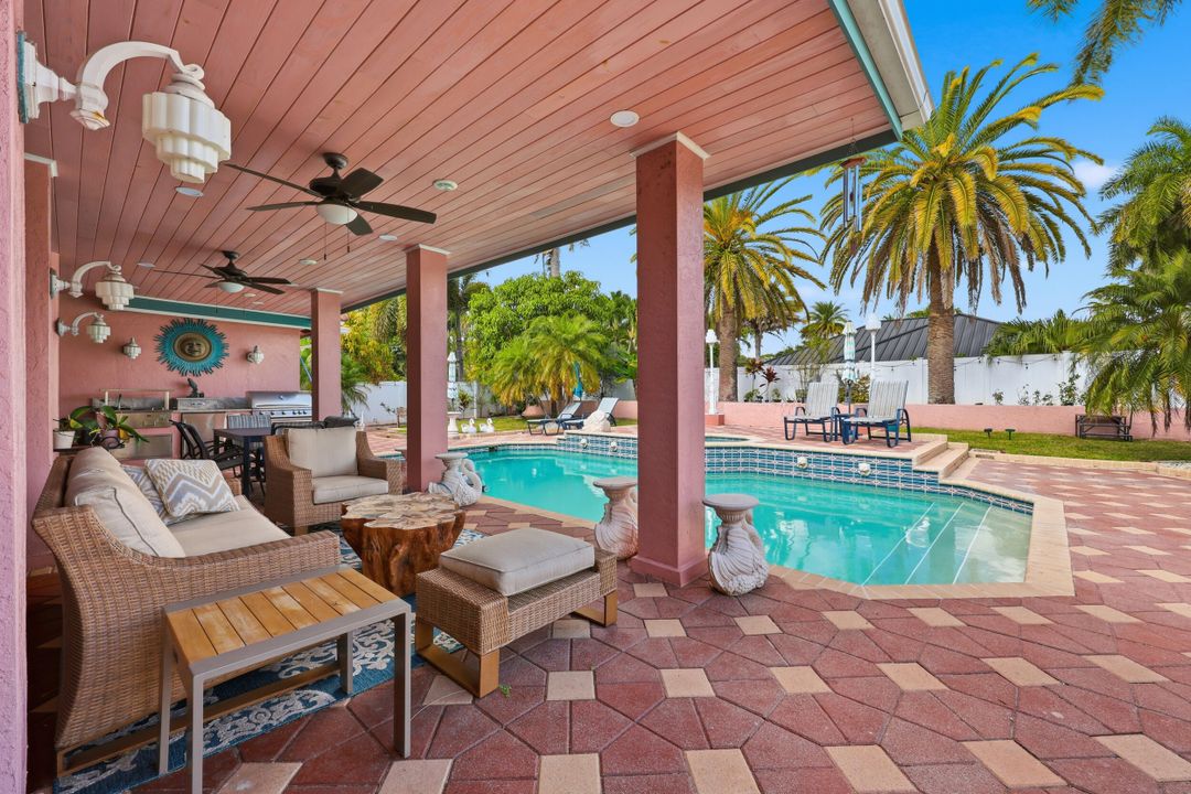 На продажу: $1,029,000 (3 спален, 2 ванн, 2160 Квадратных фут)