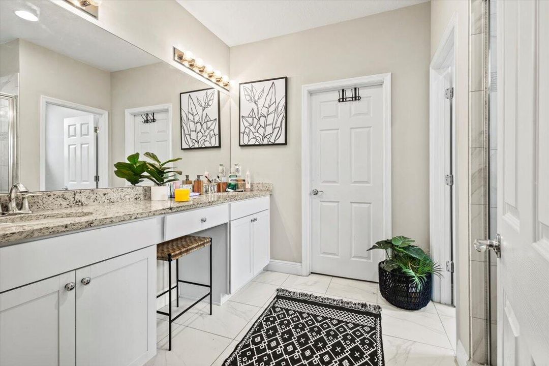 待售: $379,000 (3 贝兹, 2 浴室, 2429 平方英尺)