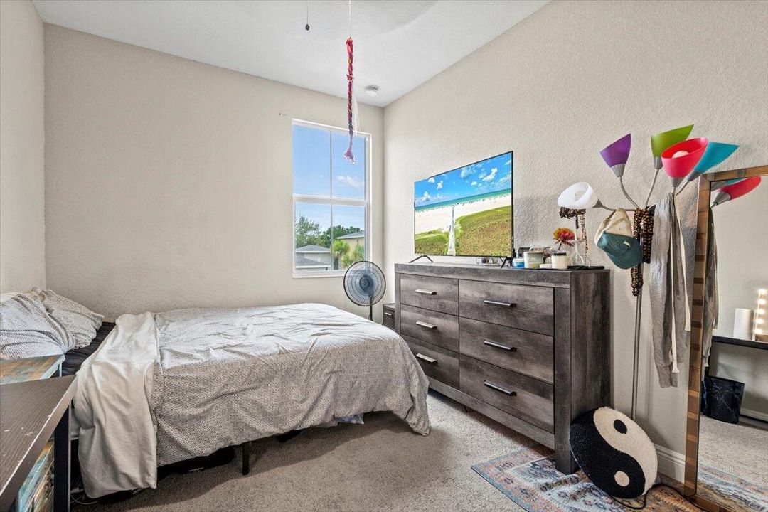 待售: $379,000 (3 贝兹, 2 浴室, 2429 平方英尺)