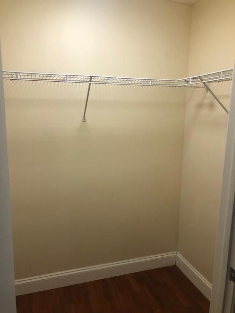 For Rent: $2,100 (1 beds, 1 baths, 696 Square Feet)