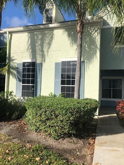 For Rent: $2,100 (1 beds, 1 baths, 696 Square Feet)