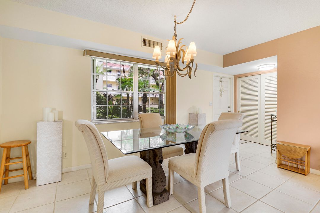 待售: $195,000 (2 贝兹, 2 浴室, 1162 平方英尺)