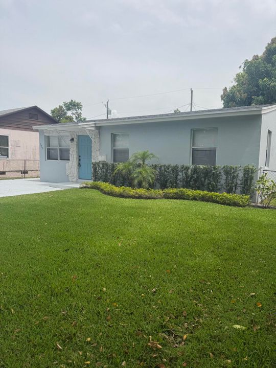 В аренду: $2,750 (3 спален, 1 ванн, 856 Квадратных фут)