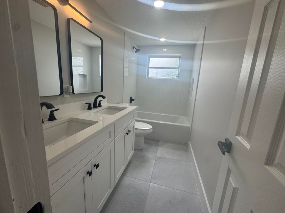 В аренду: $2,750 (3 спален, 1 ванн, 856 Квадратных фут)