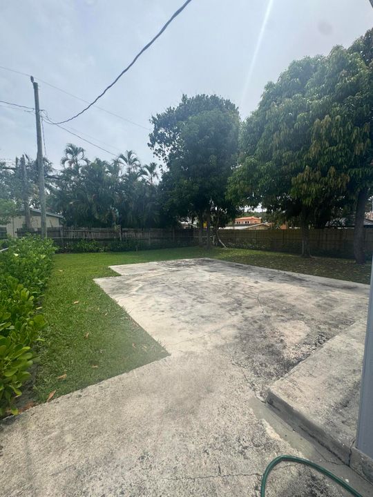 В аренду: $2,750 (3 спален, 1 ванн, 856 Квадратных фут)