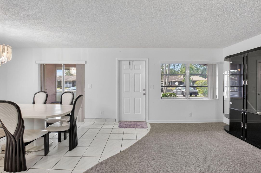 For Sale: $214,900 (2 beds, 2 baths, 1200 Square Feet)