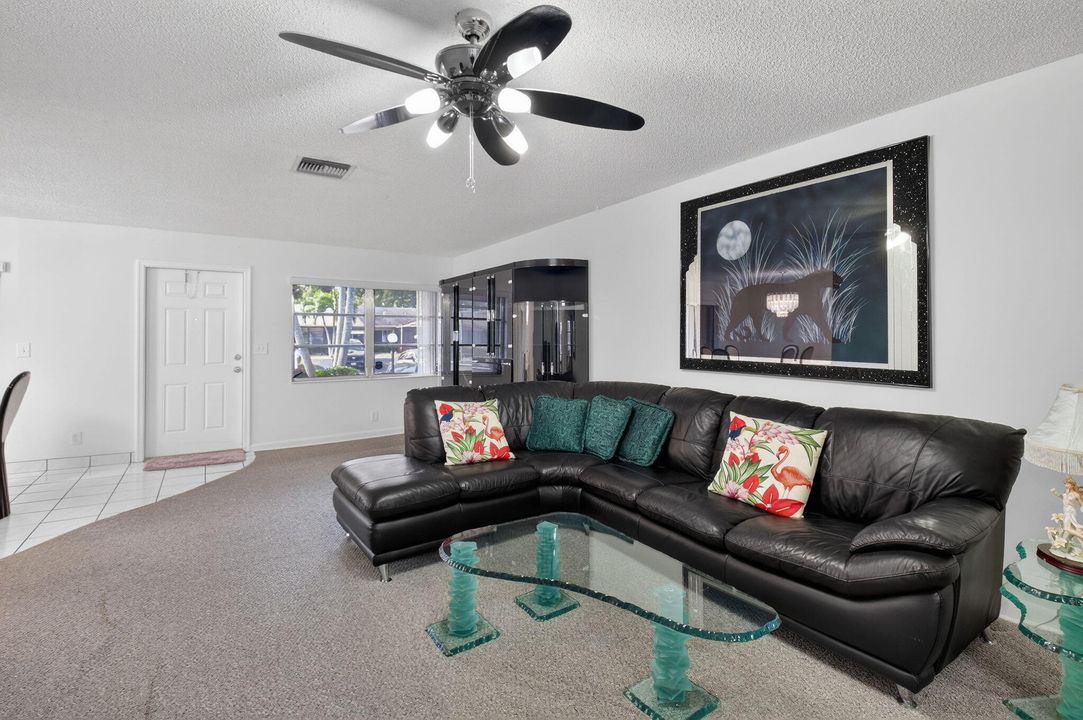 For Sale: $214,900 (2 beds, 2 baths, 1200 Square Feet)