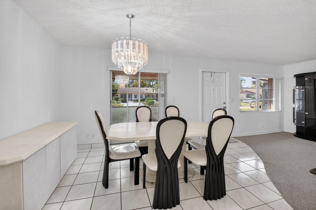 For Sale: $214,900 (2 beds, 2 baths, 1200 Square Feet)