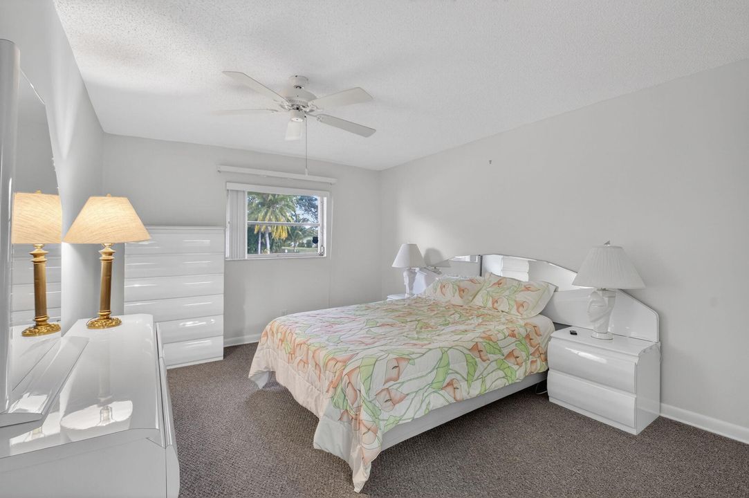 For Sale: $214,900 (2 beds, 2 baths, 1200 Square Feet)