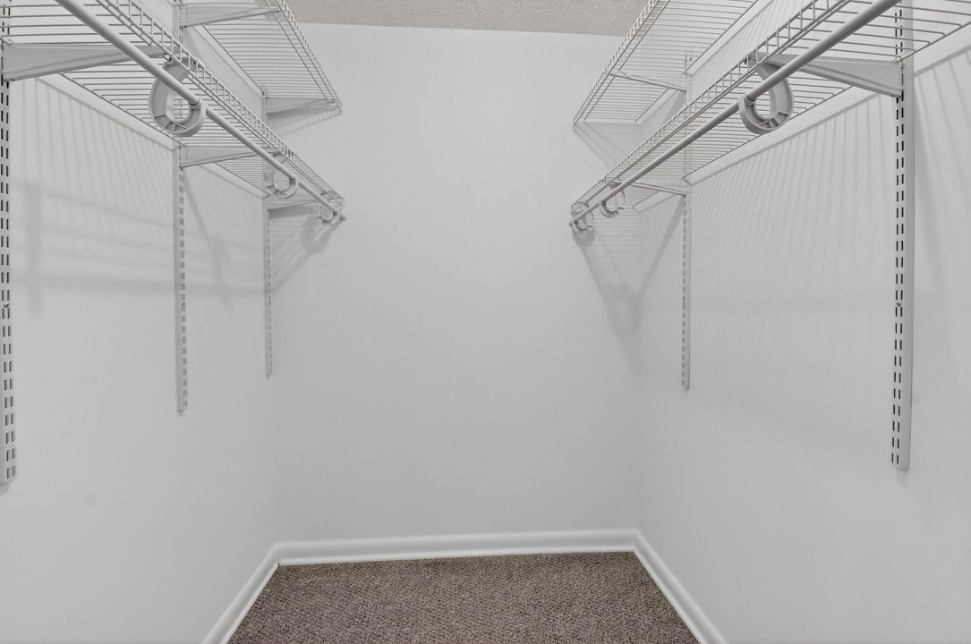 For Sale: $214,900 (2 beds, 2 baths, 1200 Square Feet)