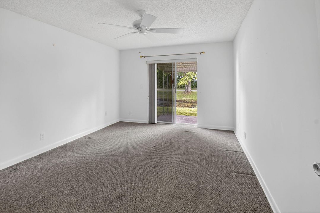 For Sale: $214,900 (2 beds, 2 baths, 1200 Square Feet)