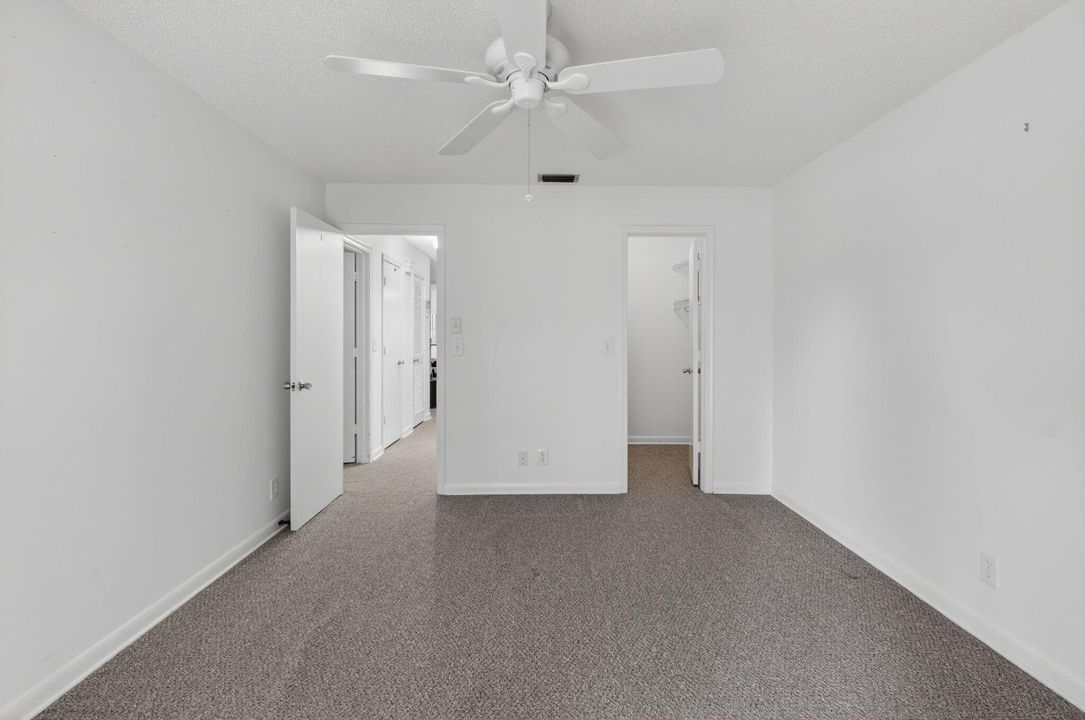 For Sale: $214,900 (2 beds, 2 baths, 1200 Square Feet)