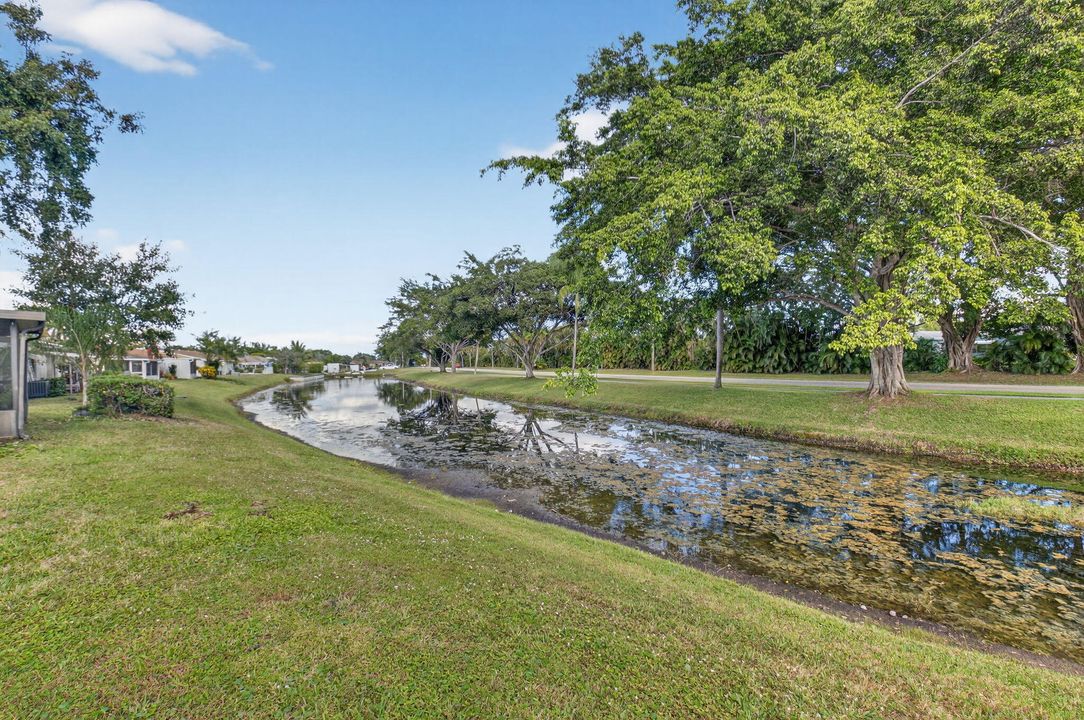 For Sale: $214,900 (2 beds, 2 baths, 1200 Square Feet)