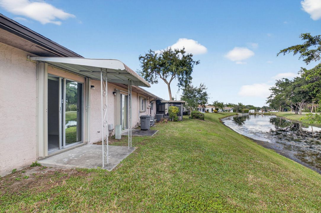 For Sale: $214,900 (2 beds, 2 baths, 1200 Square Feet)