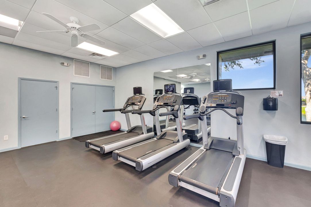 For Sale: $214,900 (2 beds, 2 baths, 1200 Square Feet)