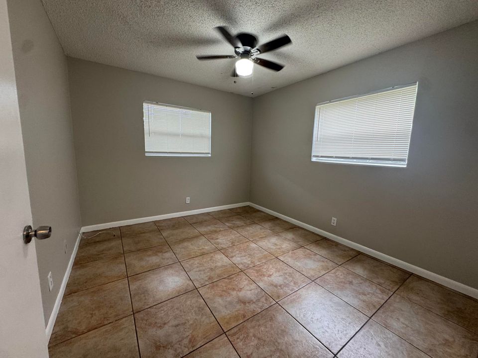 En Renta: $1,900 (2 camas, 1 baños, 2380 Pies cuadrados)