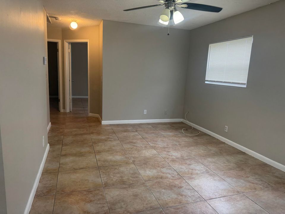 En Renta: $1,900 (2 camas, 1 baños, 2380 Pies cuadrados)