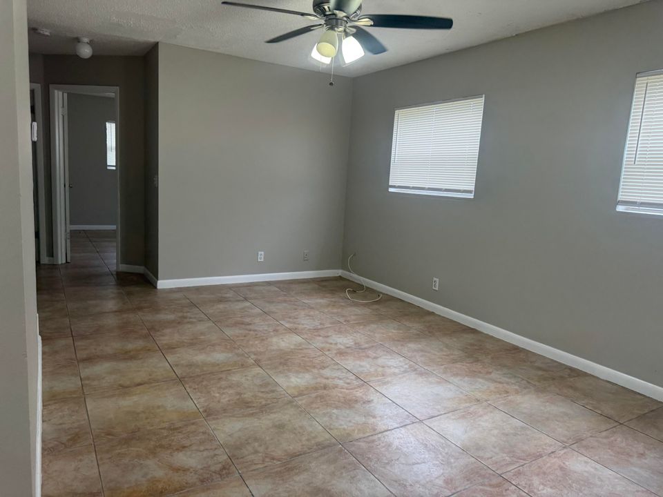 En Renta: $1,900 (2 camas, 1 baños, 2380 Pies cuadrados)