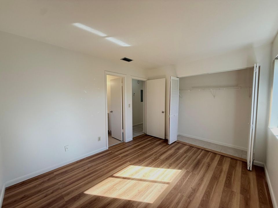 В аренду: $1,975 (2 спален, 2 ванн, 900 Квадратных фут)