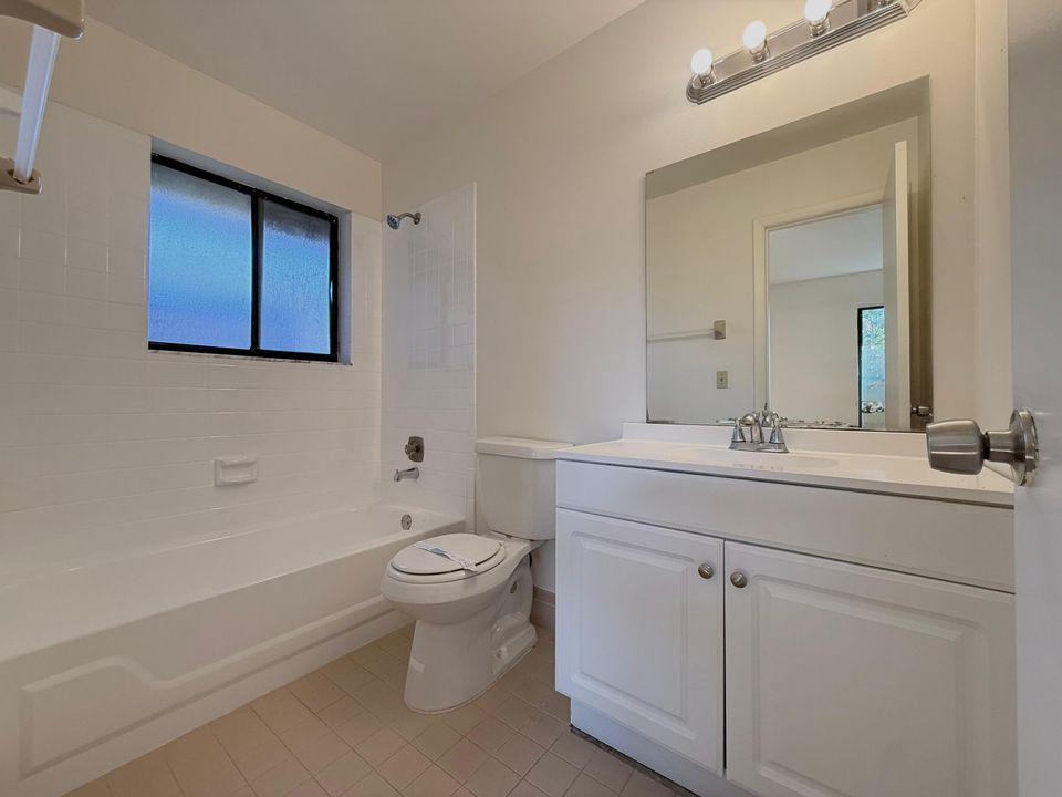 В аренду: $1,975 (2 спален, 2 ванн, 900 Квадратных фут)