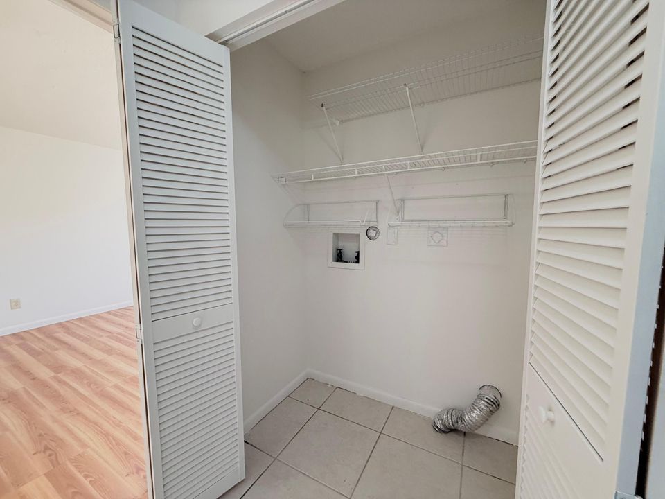 В аренду: $1,975 (2 спален, 2 ванн, 900 Квадратных фут)