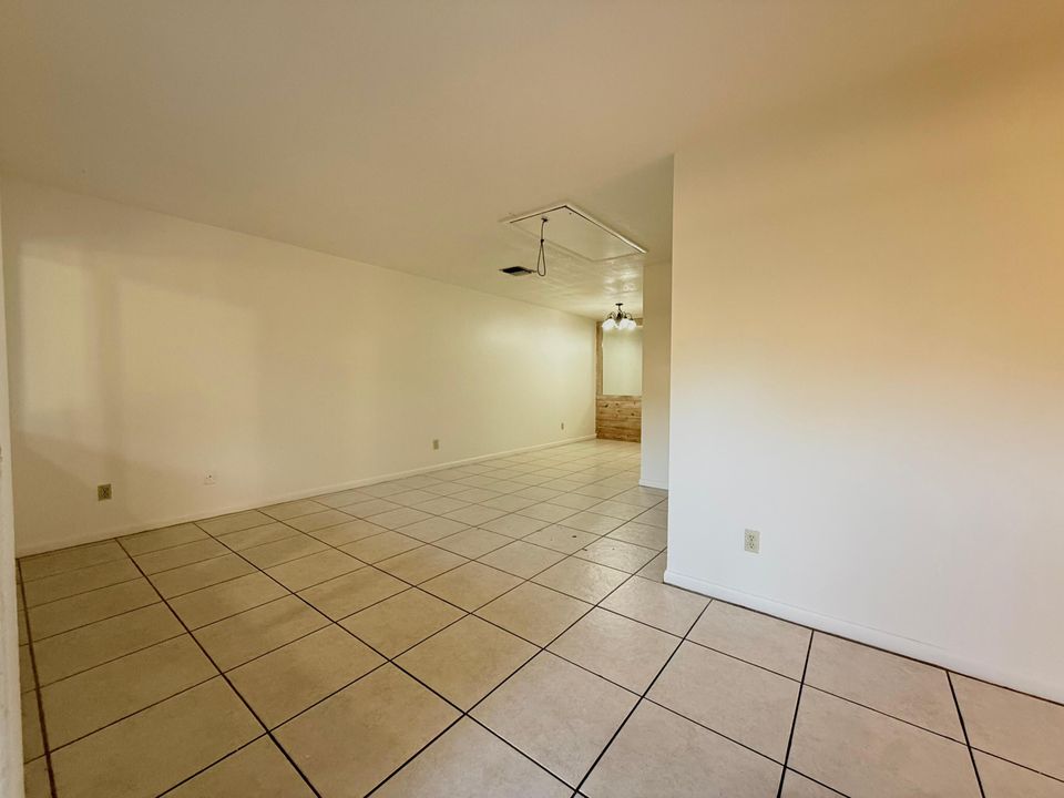 В аренду: $1,975 (2 спален, 2 ванн, 900 Квадратных фут)