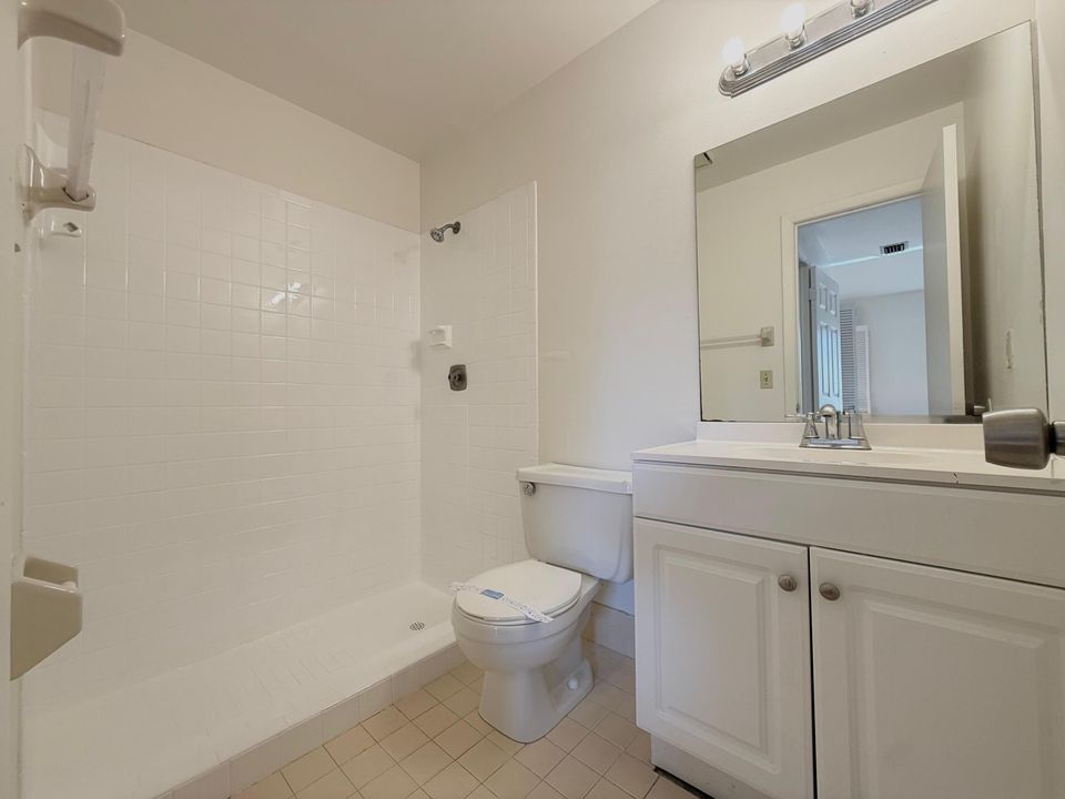 В аренду: $1,975 (2 спален, 2 ванн, 900 Квадратных фут)