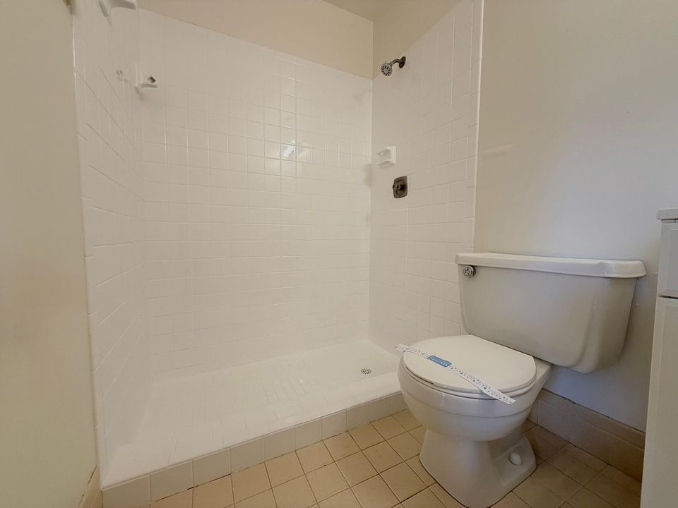 В аренду: $1,975 (2 спален, 2 ванн, 900 Квадратных фут)