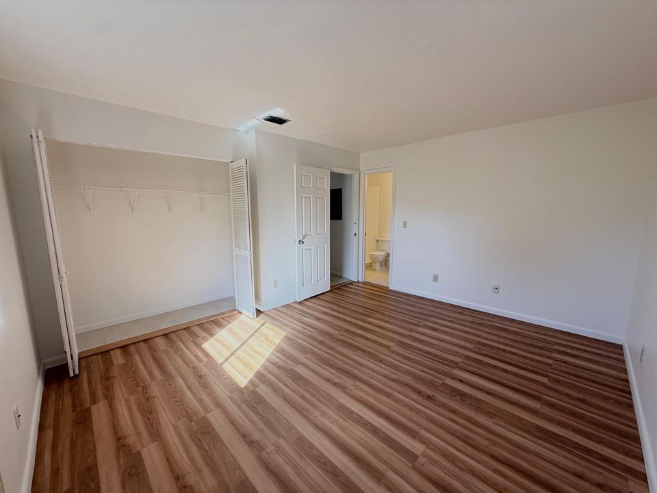 В аренду: $1,975 (2 спален, 2 ванн, 900 Квадратных фут)