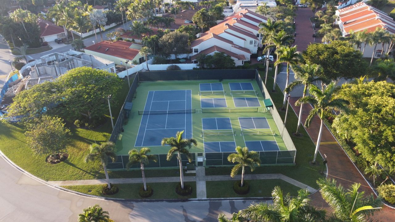 For Sale: $2,490,000 (3 beds, 3 baths, 2257 Square Feet)