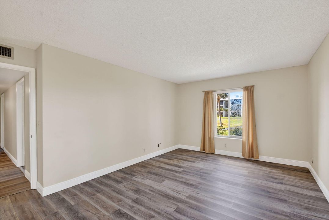 En Venta: $229,999 (3 camas, 2 baños, 1468 Pies cuadrados)