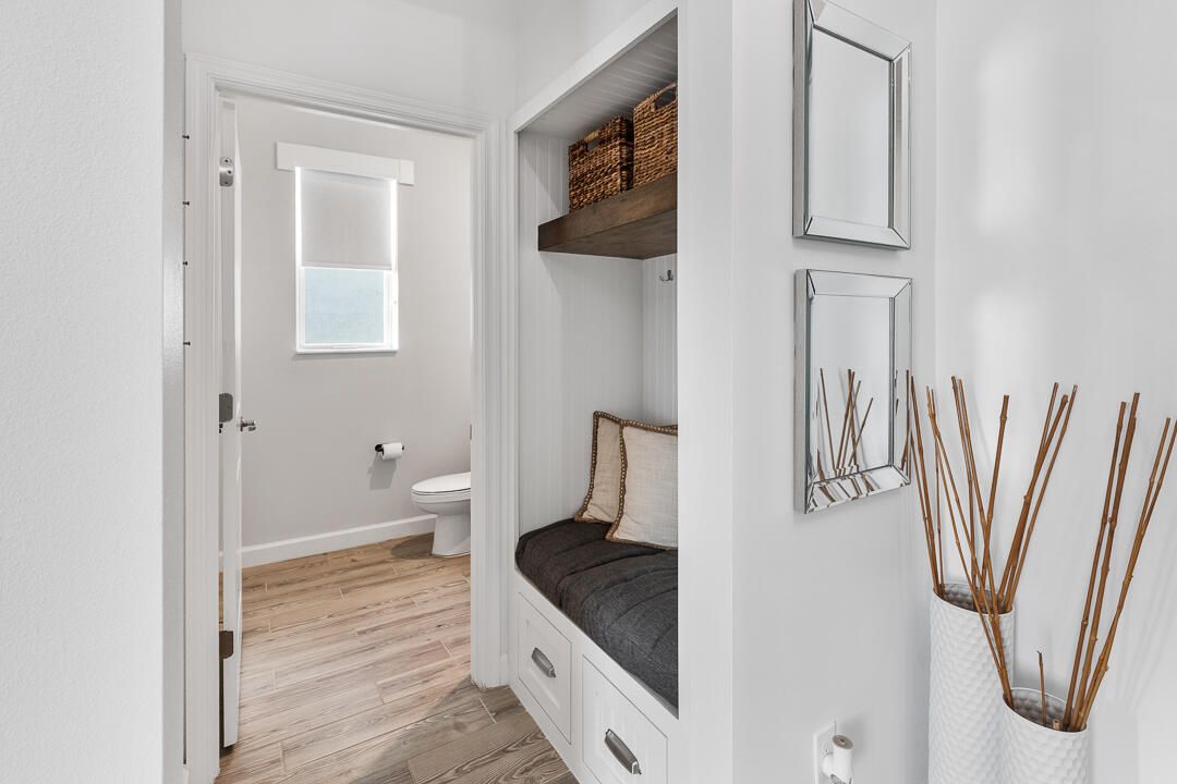 For Sale: $550,000 (4 beds, 2 baths, 2582 Square Feet)