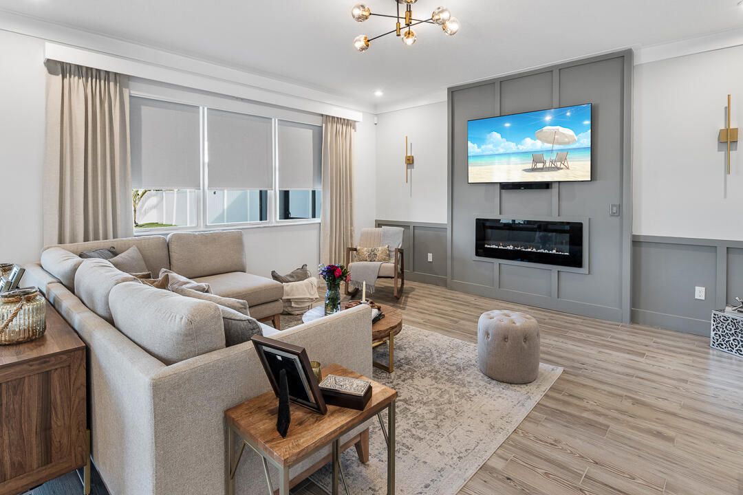 For Sale: $550,000 (4 beds, 2 baths, 2582 Square Feet)